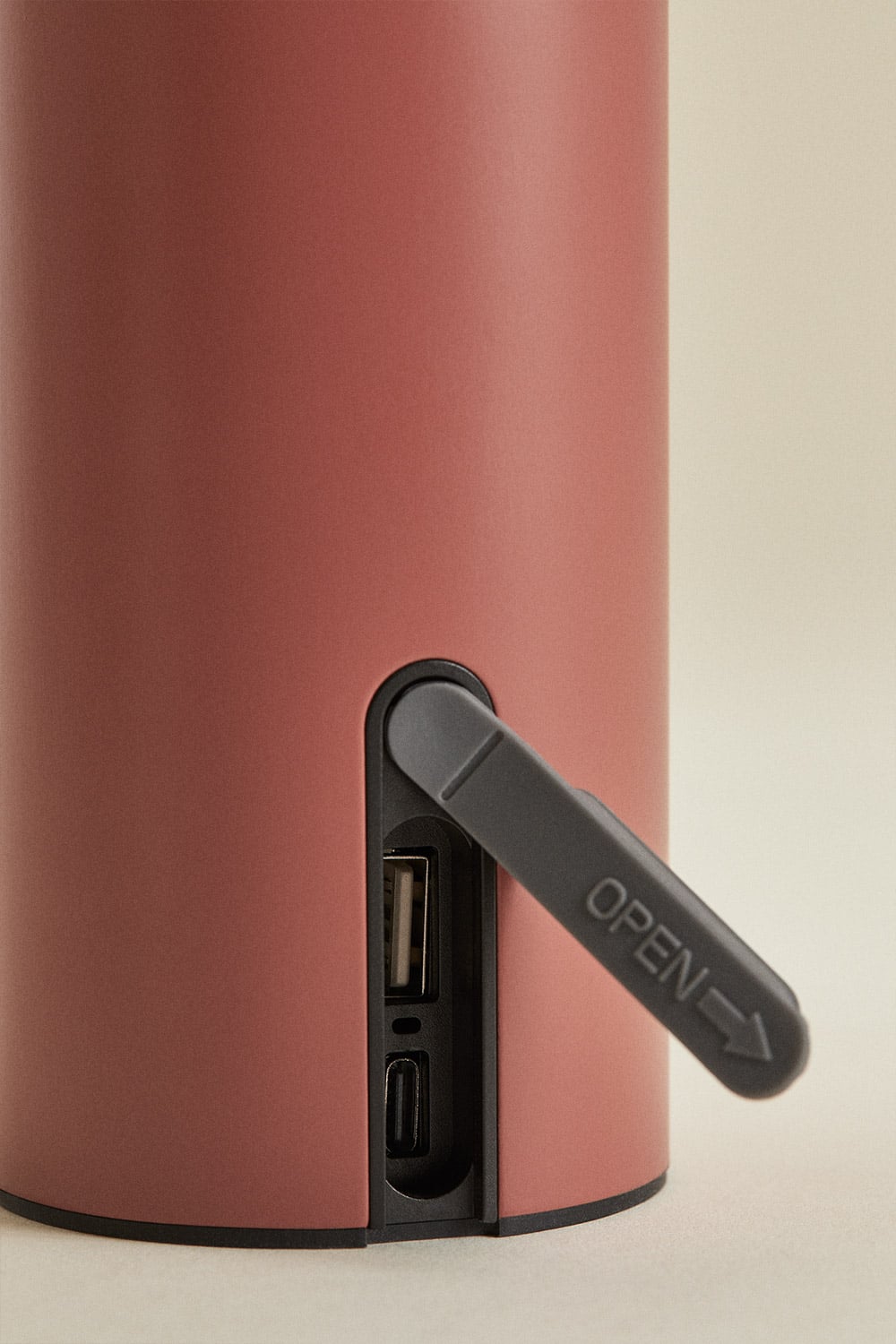 Lampe de table LED sans fil en fer Zosima, image de la galerie 4