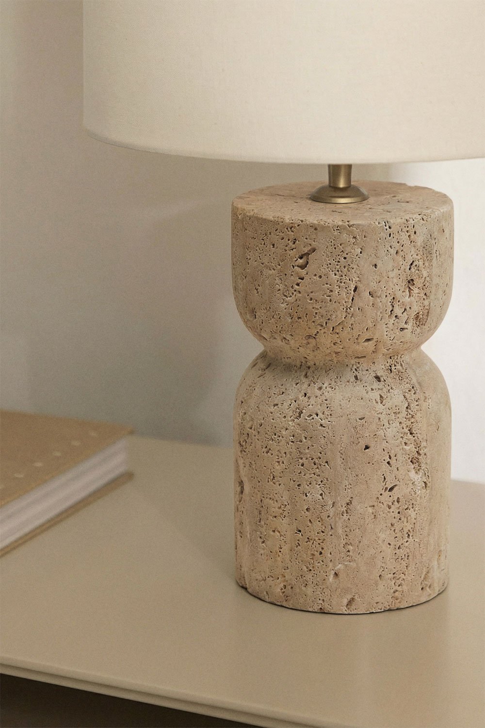 Lampe de table en pierre naturelle Diniz, image de la galerie 2
