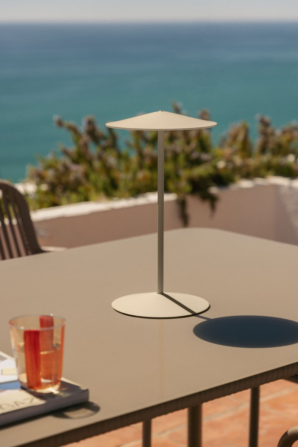 Lampe de table LED sans fil pour extérieur en fer Emilein, image de la galerie 1