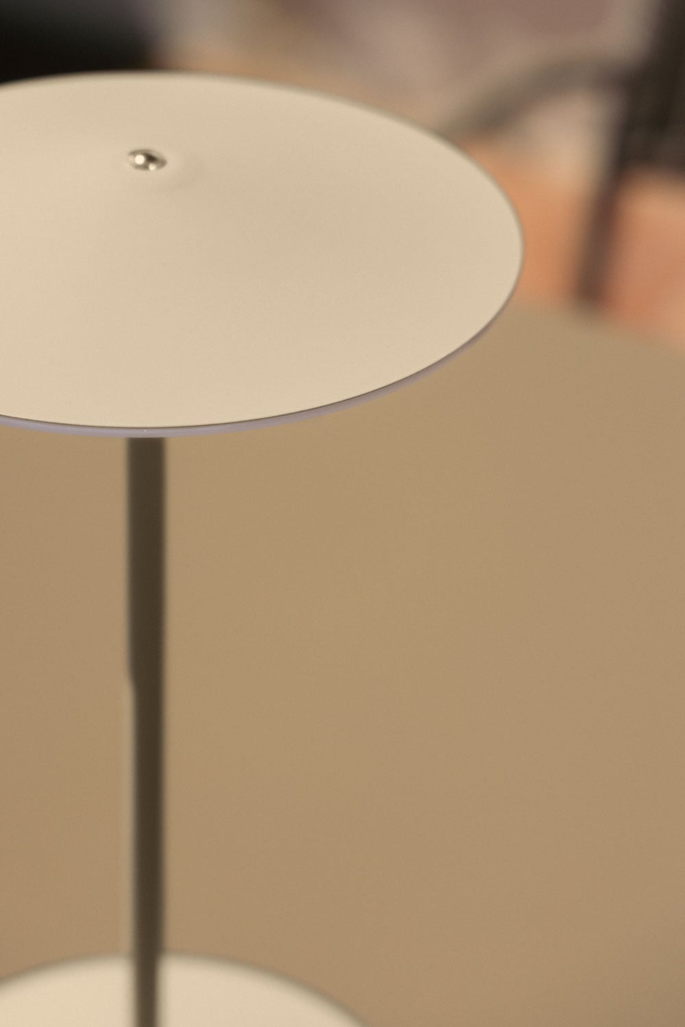 Lampe de table LED sans fil pour extérieur en fer Emilein, image de la galerie 2