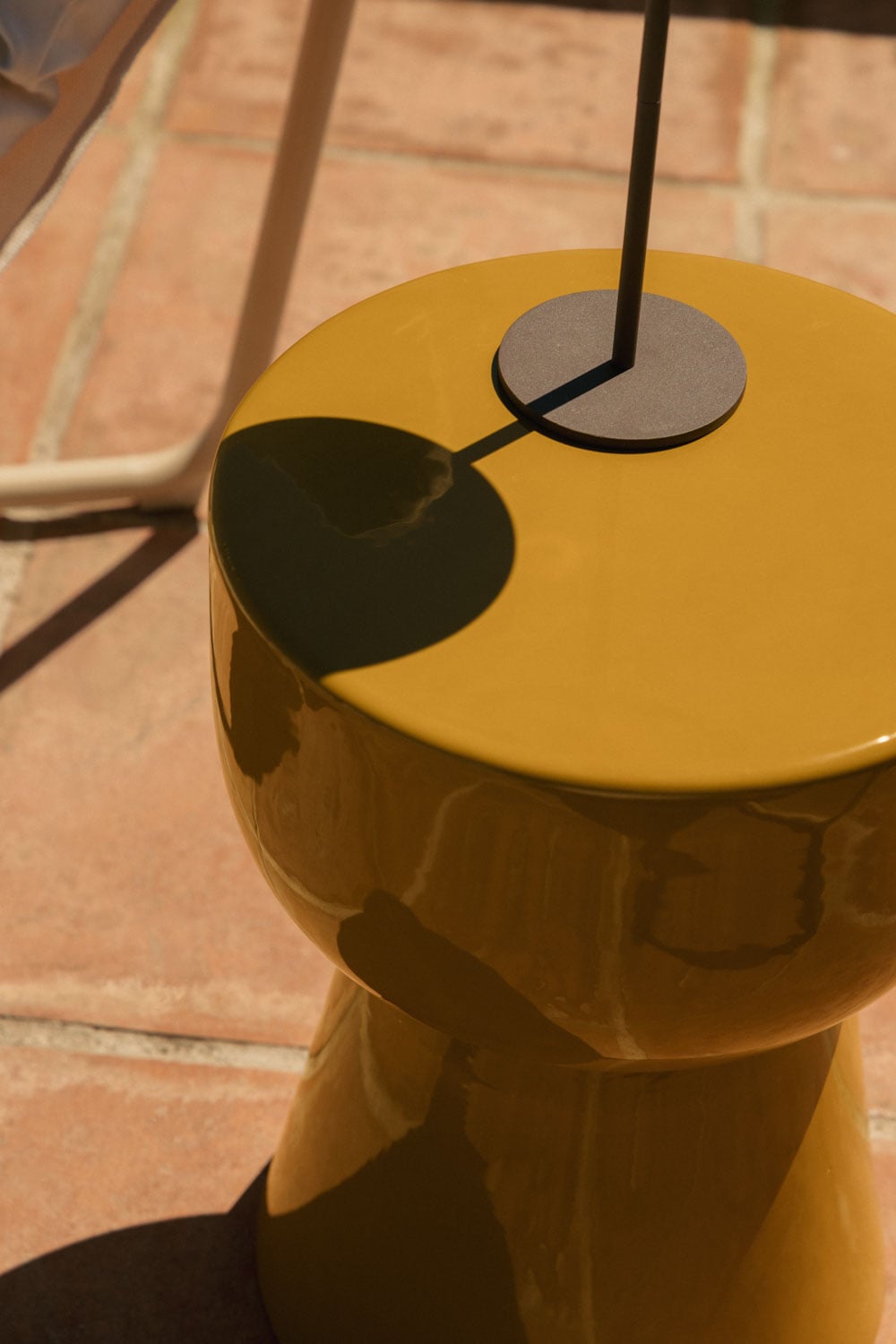 Table d'appoint ronde pour jardin Ø35 cm en dolomite Kaly, image de la galerie 2