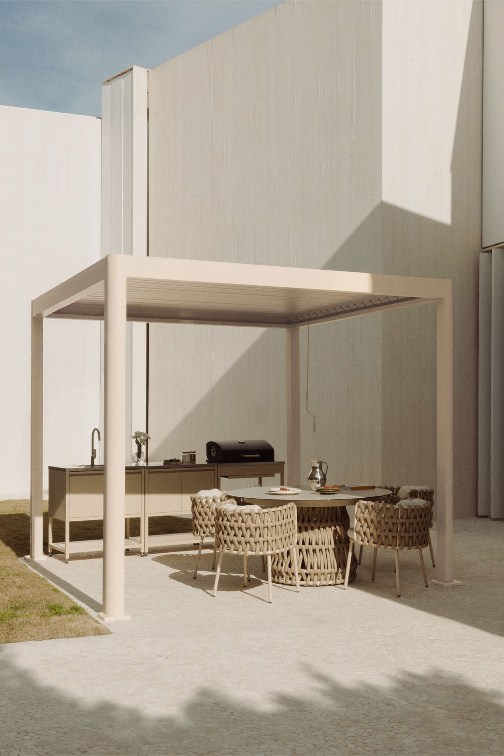 Pergola bioclimatique en aluminium avec lames Druvia, image de la galerie 1