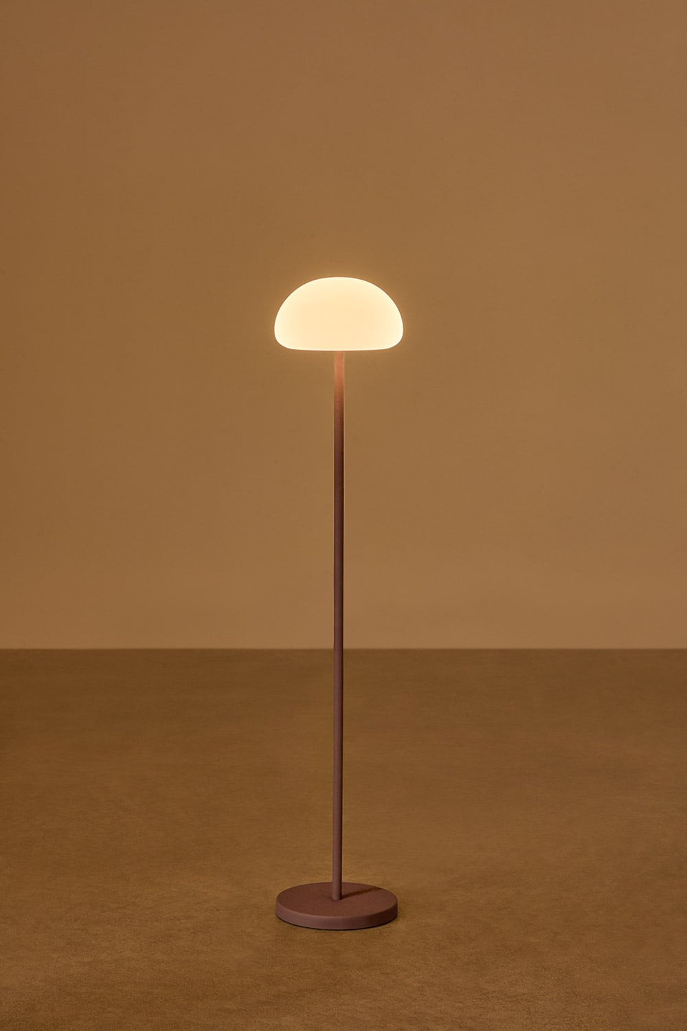 Lampe sur pied LED sans fil pour extérieur en fer Zeliro, image de la galerie 3