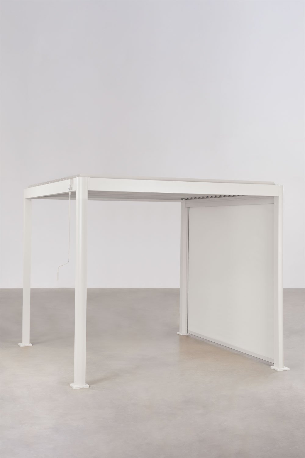 Pergola bioclimatique en aluminium avec lames et store latéral Druvia, image de la galerie 1