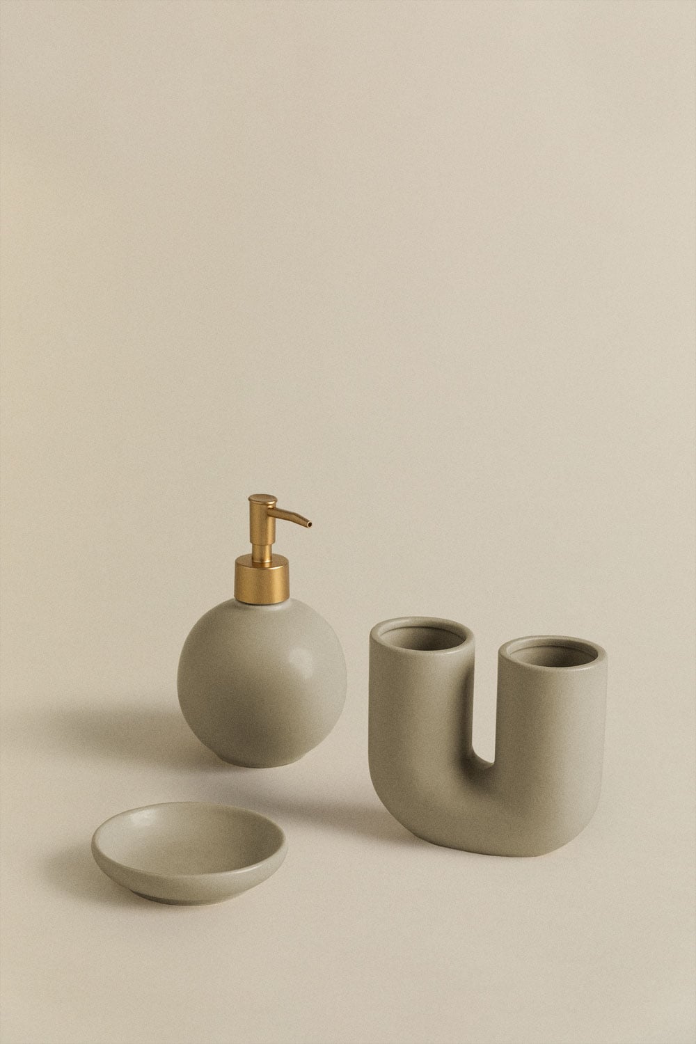 Set de salle de bain en grès gris agate Siviara, image de la galerie 2