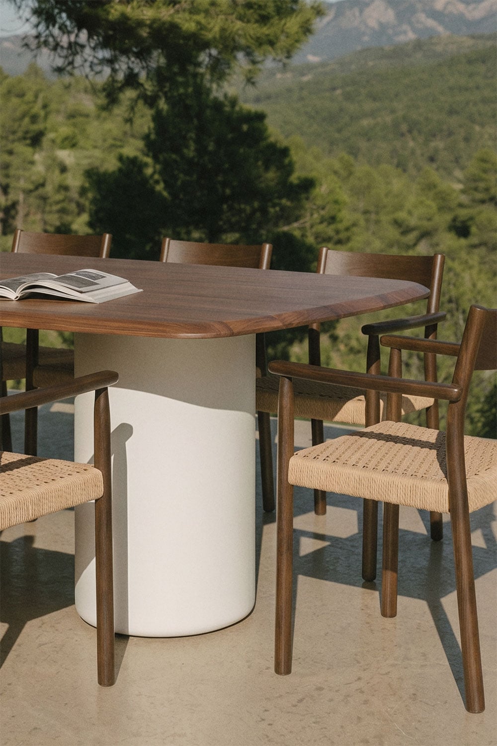 Table de jardin rectangulaire 270x110 cm en bois d'acacia Leighton, image de la galerie 2