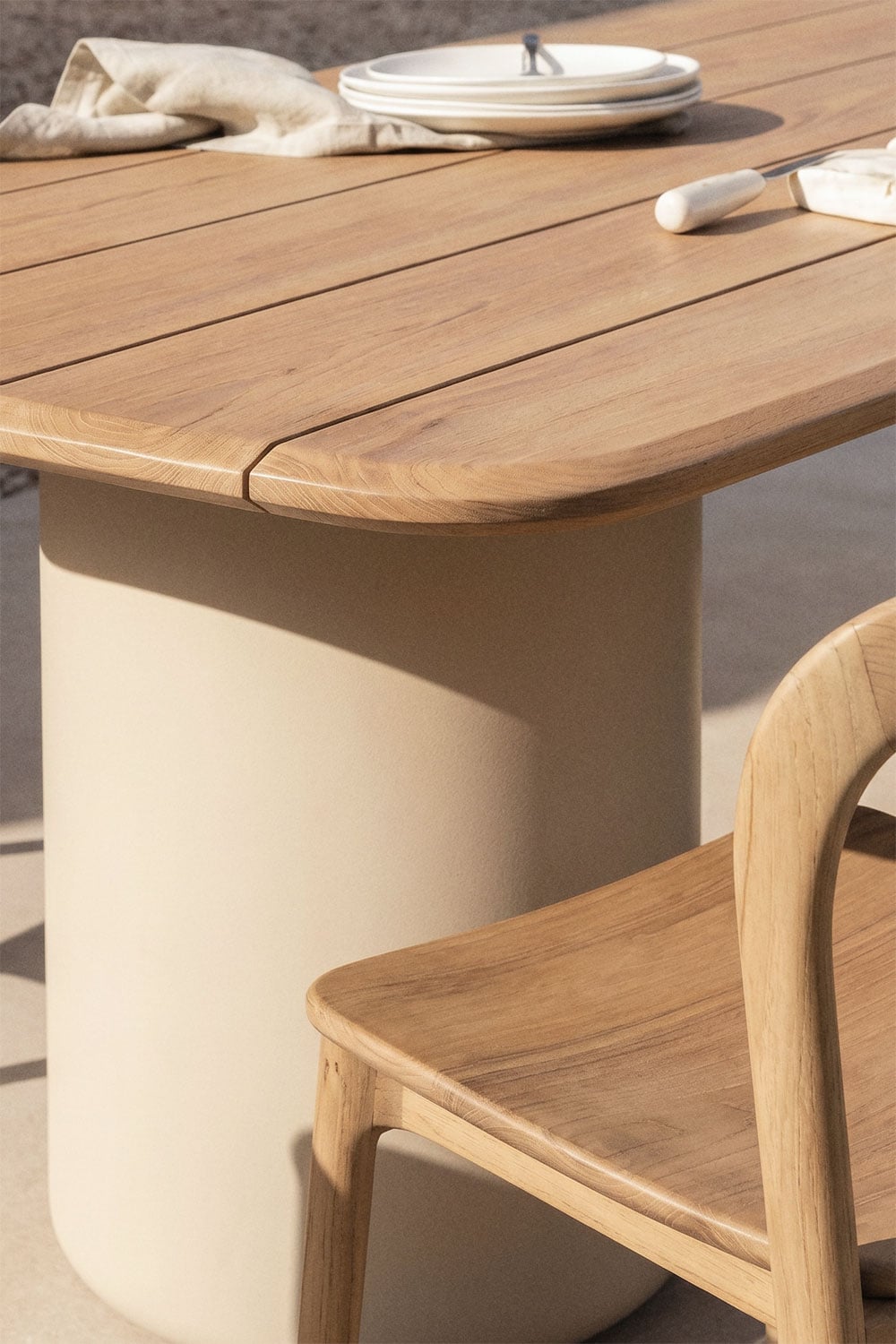 Table de jardin rectangulaire 270x110 cm en bois d'acacia Leighton, image de la galerie 2