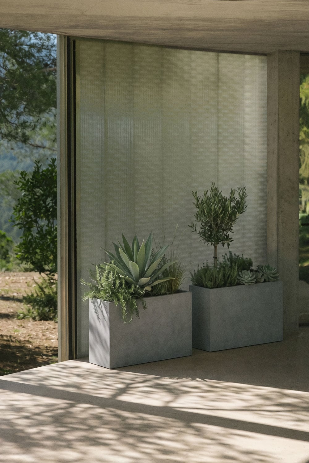 Maceterre rectangulaire d'extérieur en ciment Neyrua, image de la galerie 1