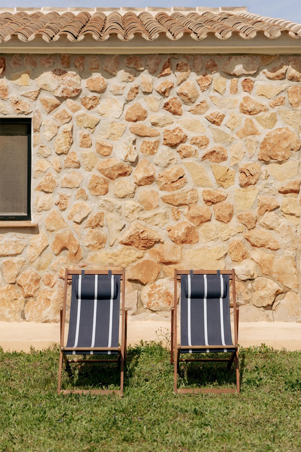 Pack de 2 chaises longues pliantes en bois avec coussin Kardis, image de la galerie 1