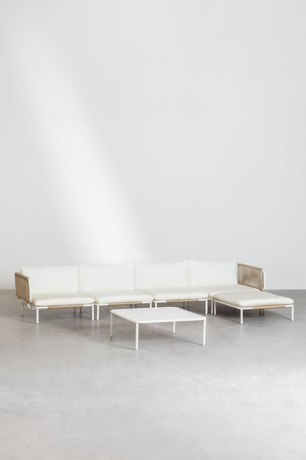 Ensemble de jardin avec canapé d'angle modulaire 4 pièces avec table basse et pouf en acier Roubly, image de la galerie 2
