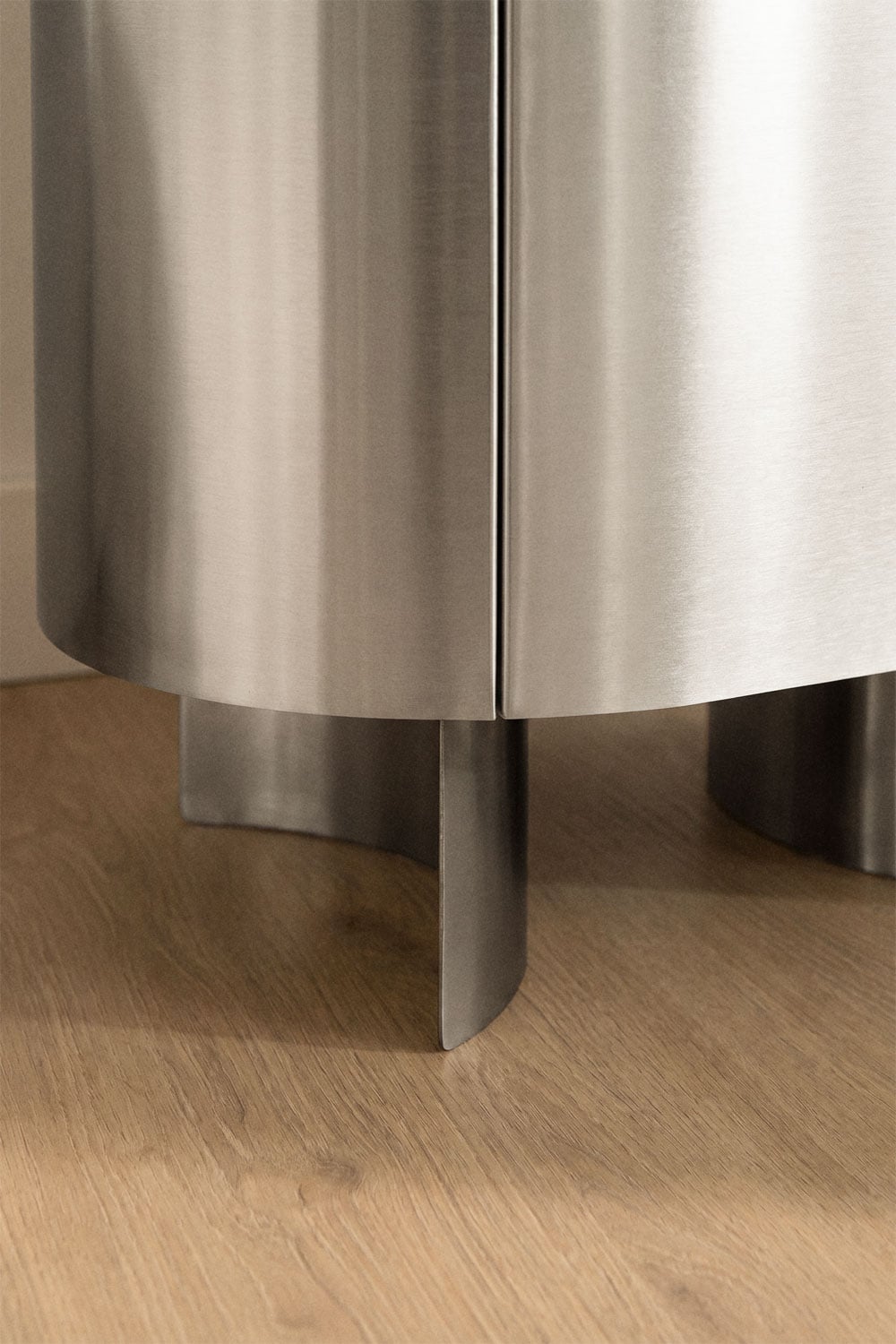 Table de chevet 50x35 cm en acier inoxydable Luena, image de la galerie 2