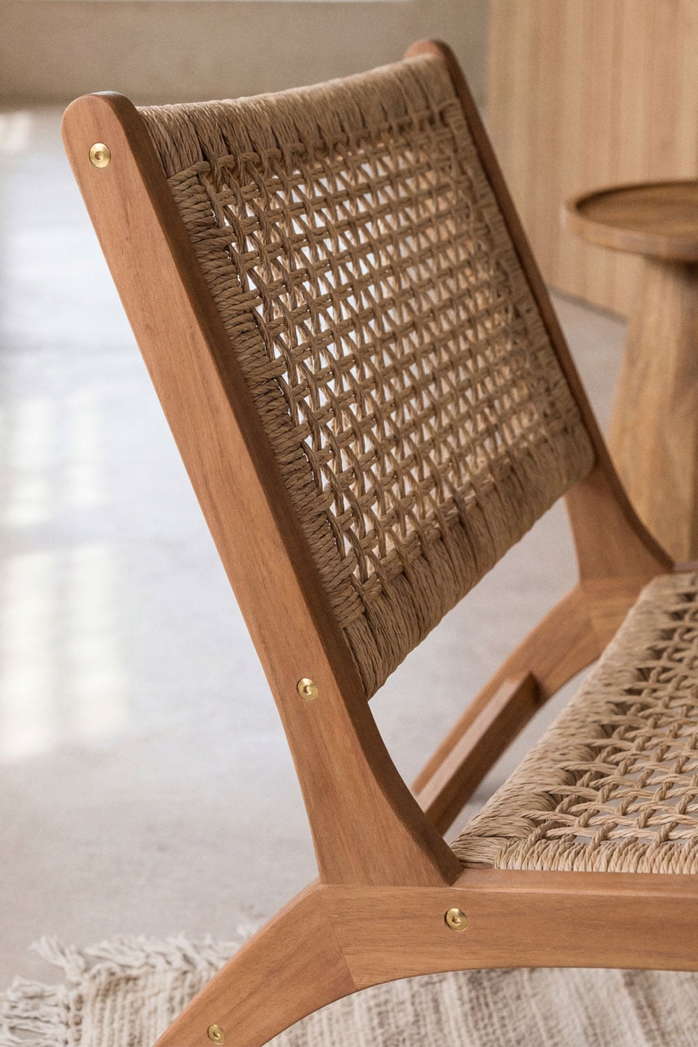 Fauteuil en bois d'acacia et rotin synthétique Verlian, image de la galerie 2