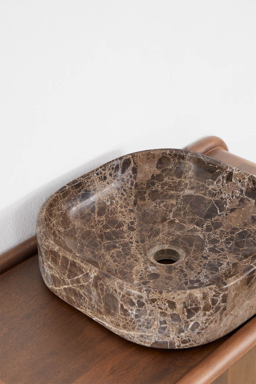 Ensemble de meuble de salle de bain suspendu 90x45 cm en bois de manguier Maupaul, image de la galerie 3