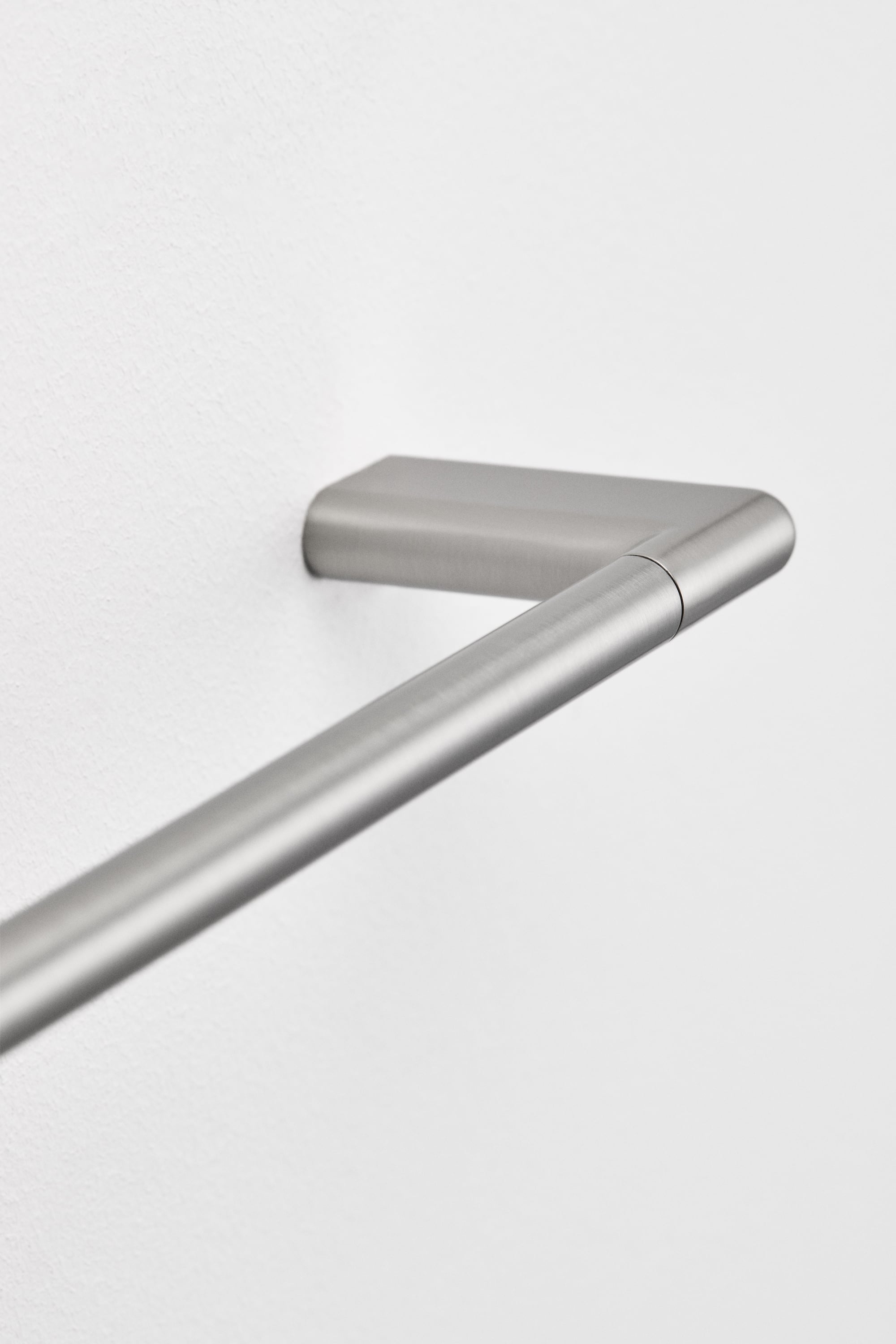Toilettenhalter mit Stange 60 cm für Badezimmer aus Edelstahl Rovent, image de la galerie 4
