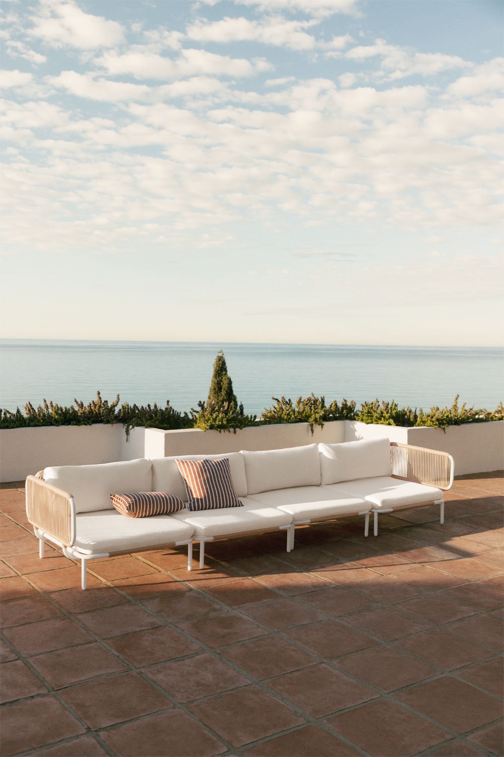 Ensemble de jardin avec canapé modulaire 4 pièces comprenant 2 modules d'angle en acier Roubly, image de la galerie 1