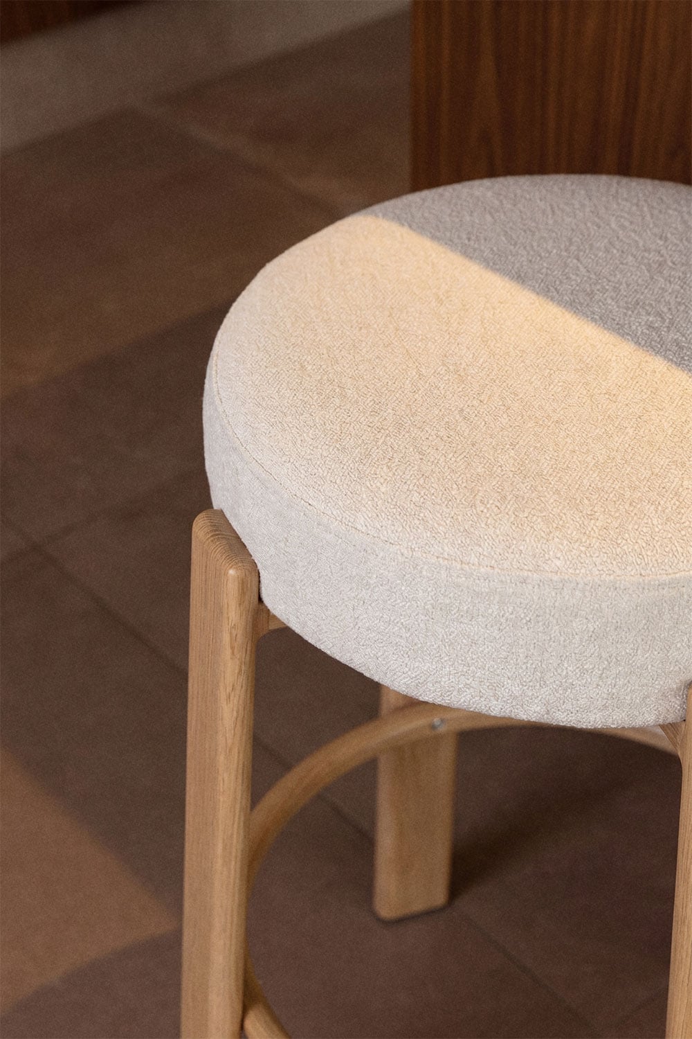 Tabouret haut en tissu chenille et fer Jolie, image de la galerie 2
