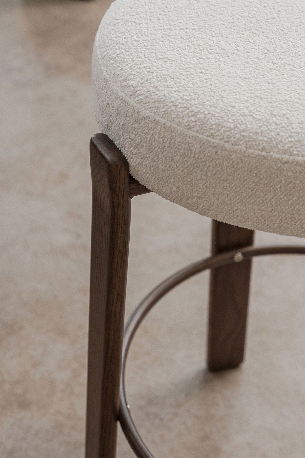 Tabouret haut avec dossier en tissu chenille et fer Jolie, image de la galerie 2