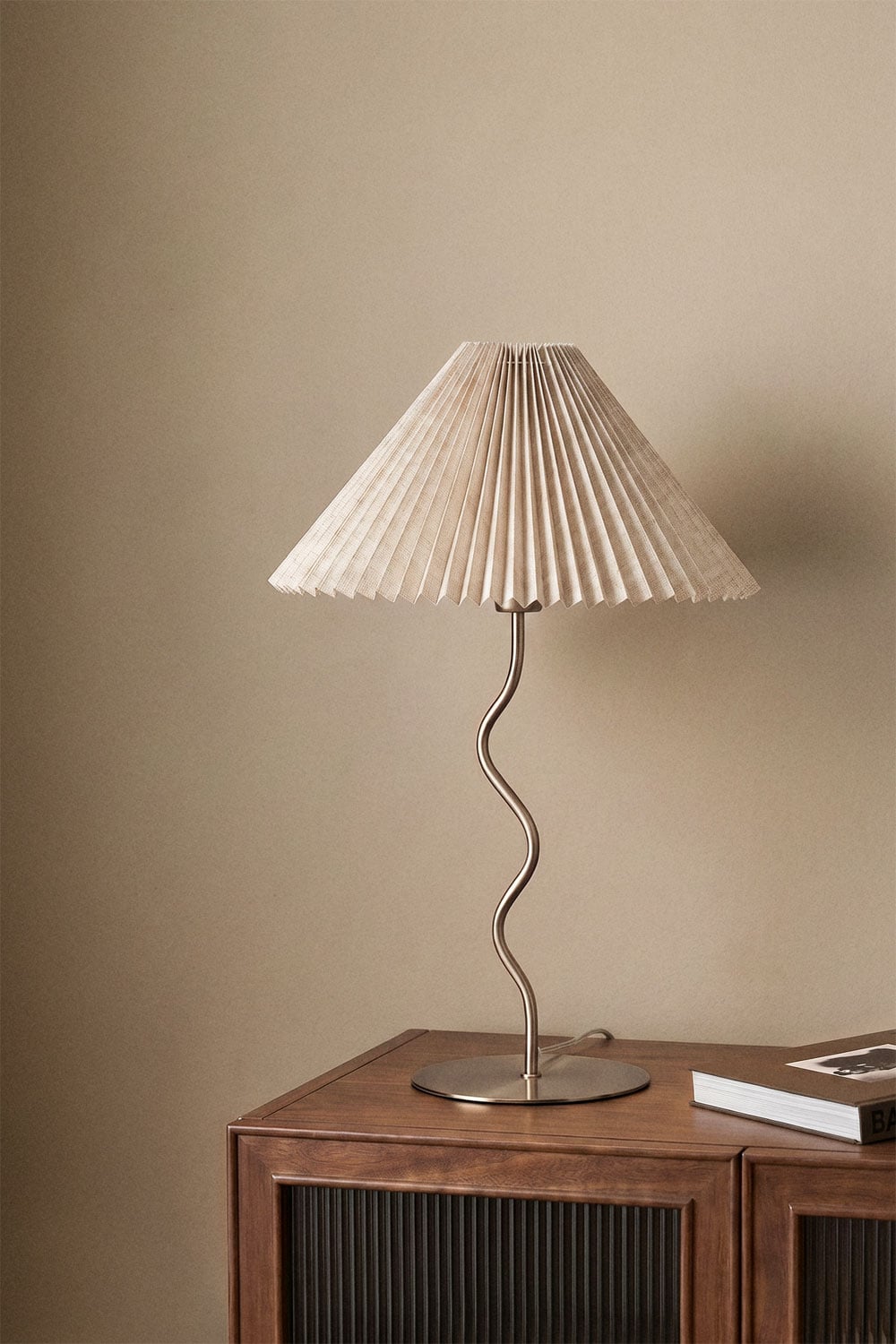 Lampe de table en fer et lin Siliema, image de la galerie 1