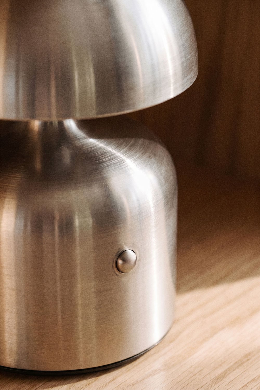 Lampe de table LED sans fil en fer Nantali, image de la galerie 2
