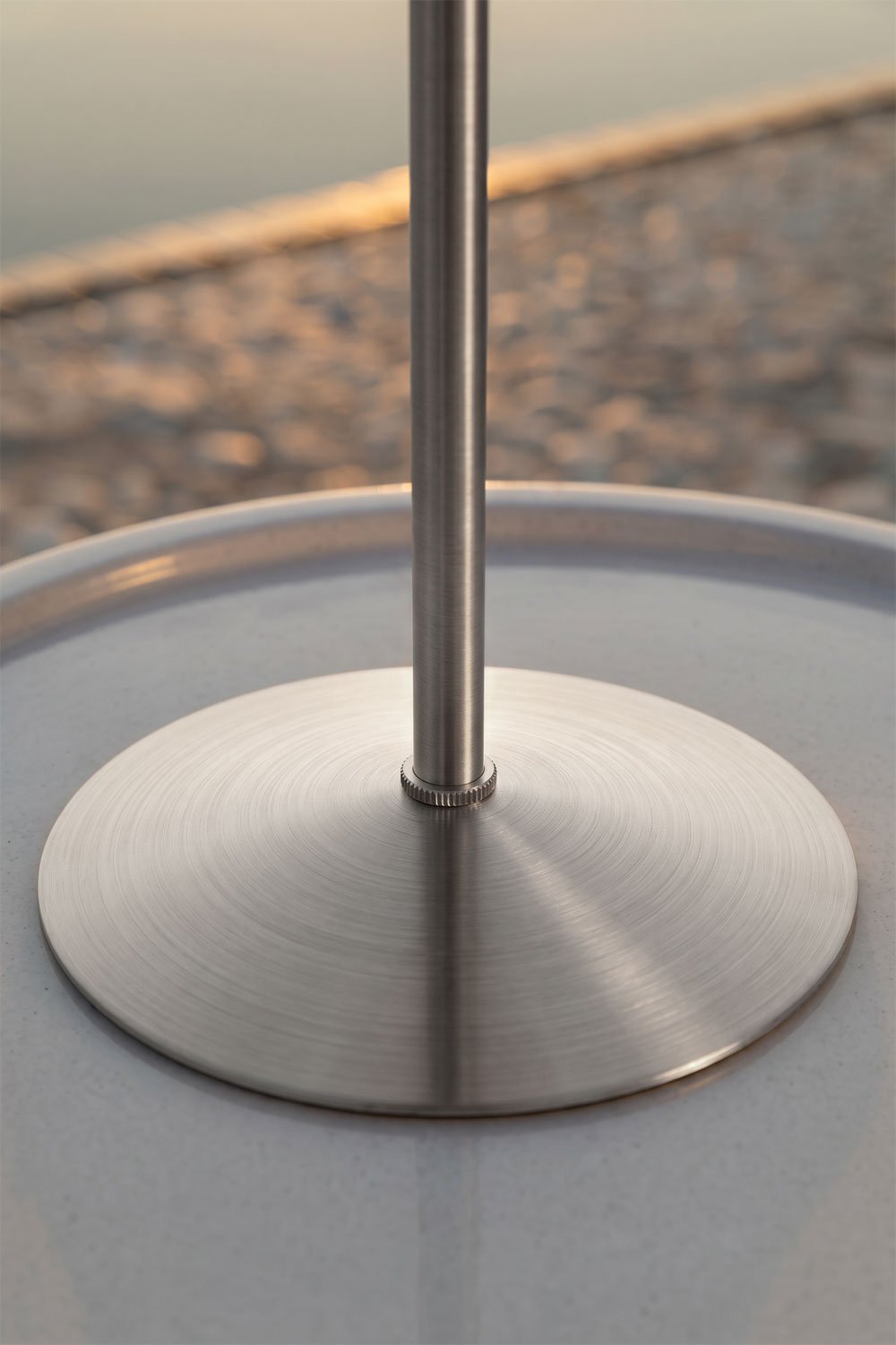 Lampe de table LED sans fil pour extérieur en fer Emilein, image de la galerie 2