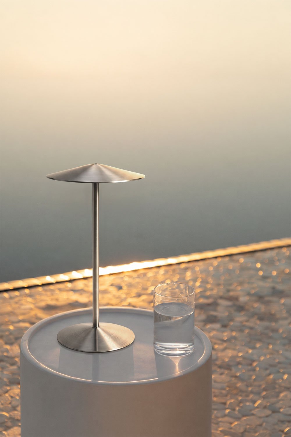 Lampe de table LED sans fil pour extérieur en fer Emilein, image de la galerie 1