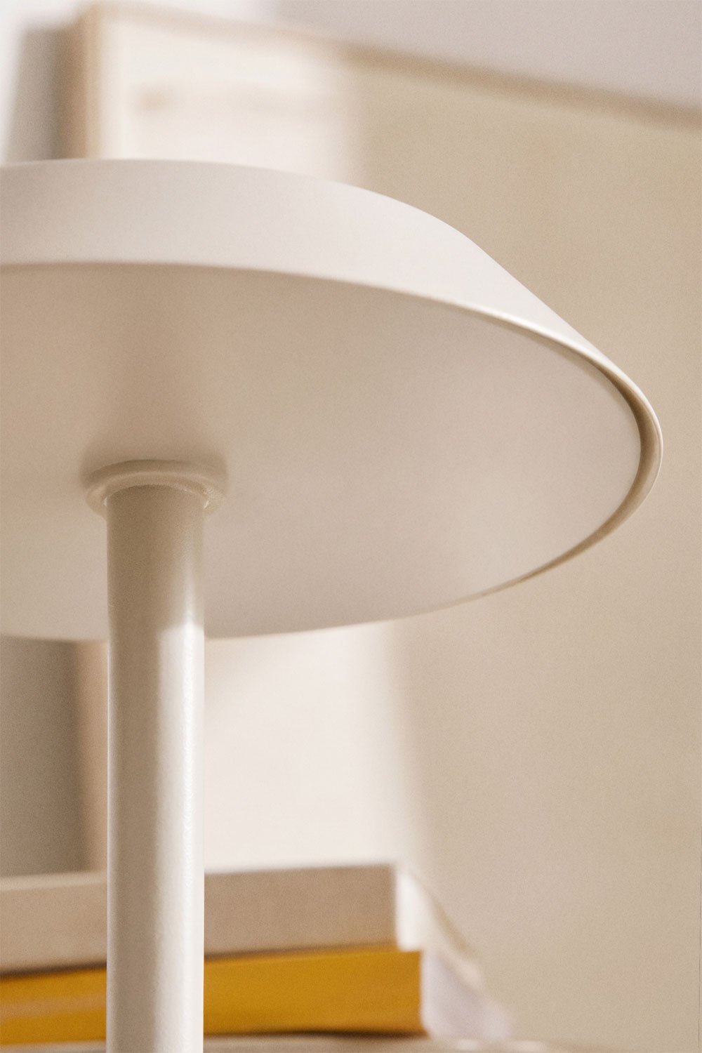 Lampe de table LED sans fil en fer Oravella, image de la galerie 2