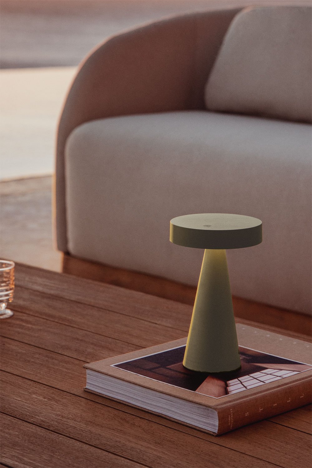 Lampe de table LED sans fil pour extérieur en fer Catinca, image de la galerie 1