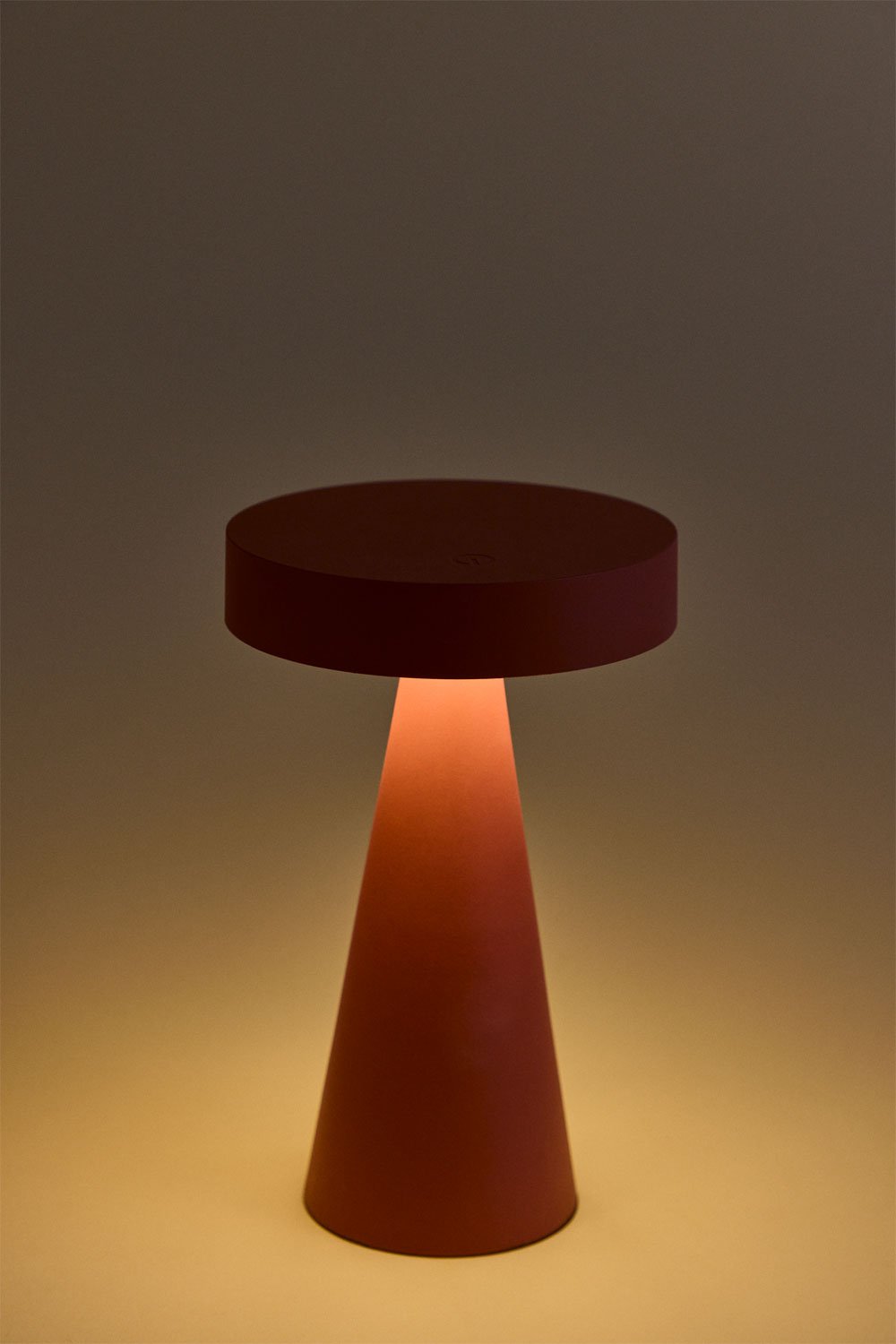 Lampe de table LED sans fil en fer Catinca, image de la galerie 2