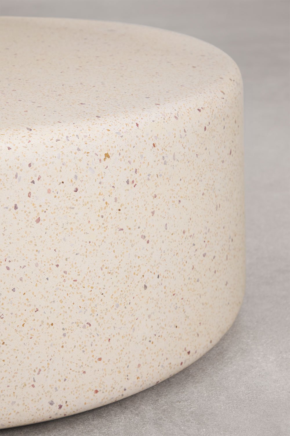 Table basse ronde Ø90 cm en ciment Elyndra, image de la galerie 5
