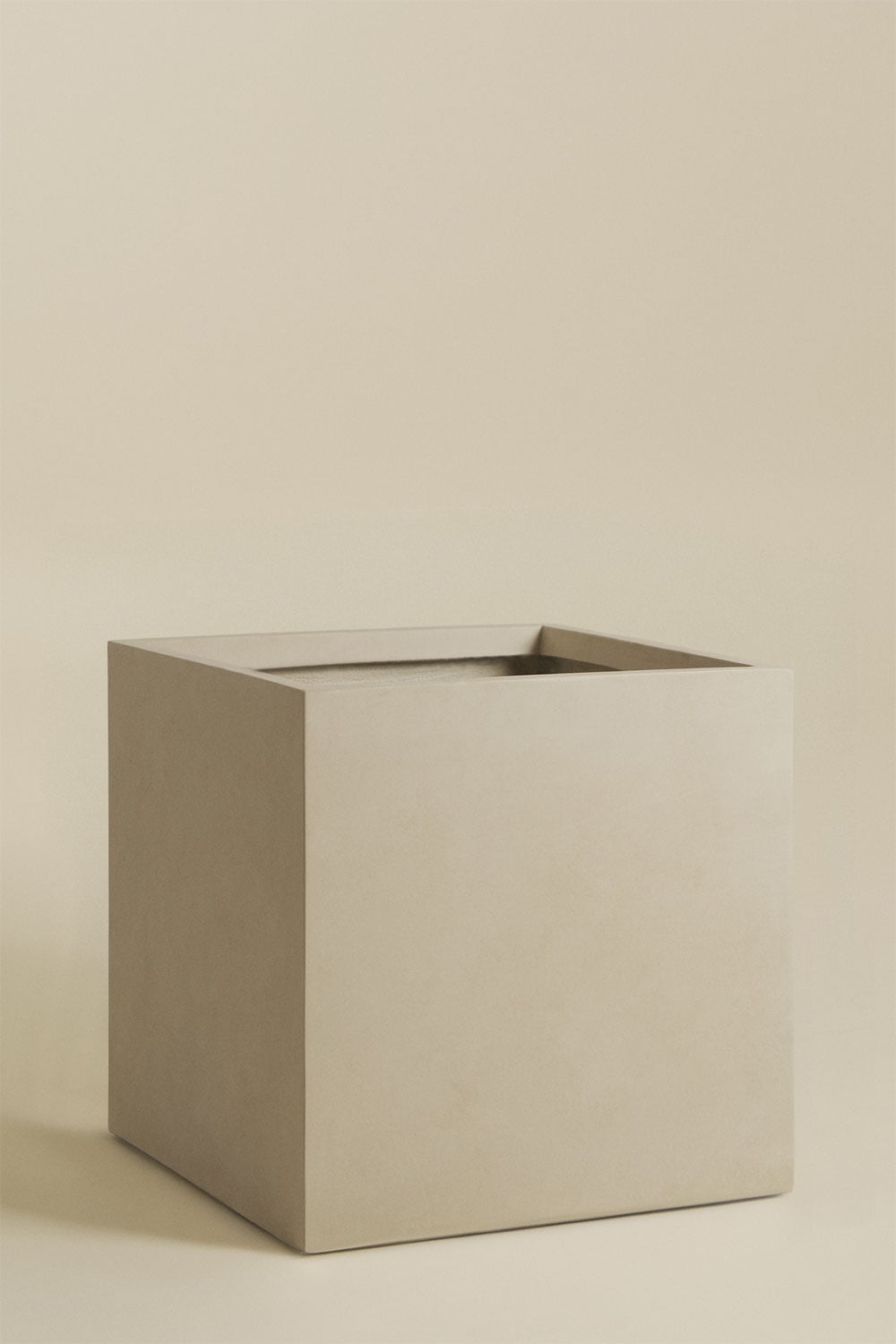 Pot de fleurs carré d'extérieur en ciment Lucas, image de la galerie 3