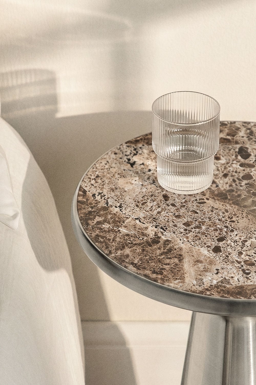 Table de chevet Ø30 cm en acier inoxydable Selmalis, image de la galerie 2