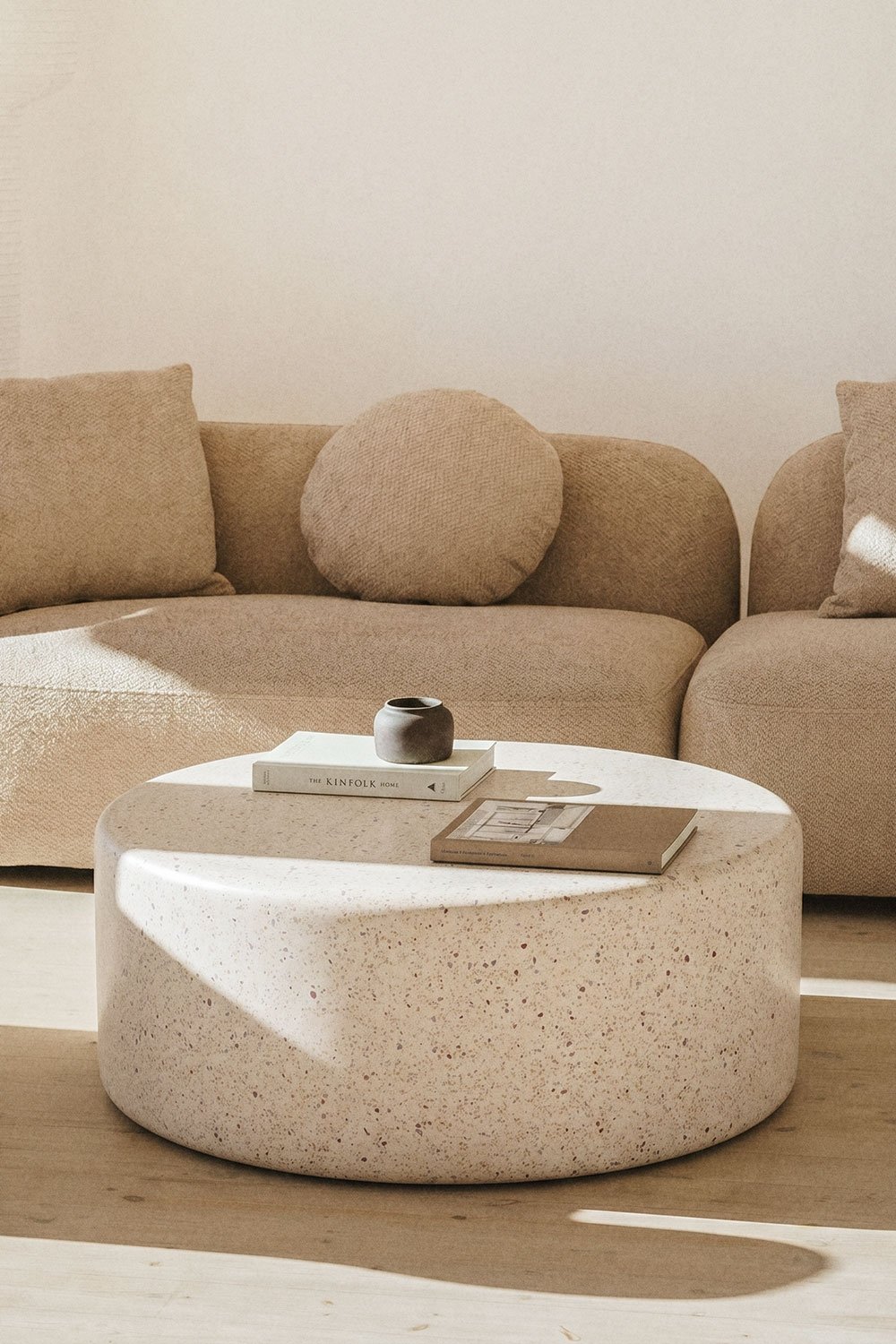 Table basse ronde Ø90 cm en ciment Elyndra, image de la galerie 1