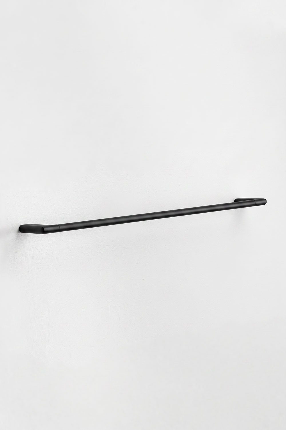 Porte-serviettes mural avec barre 60 cm pour salle de bain en acier inoxydable noir mat Rovent, image de la galerie 3