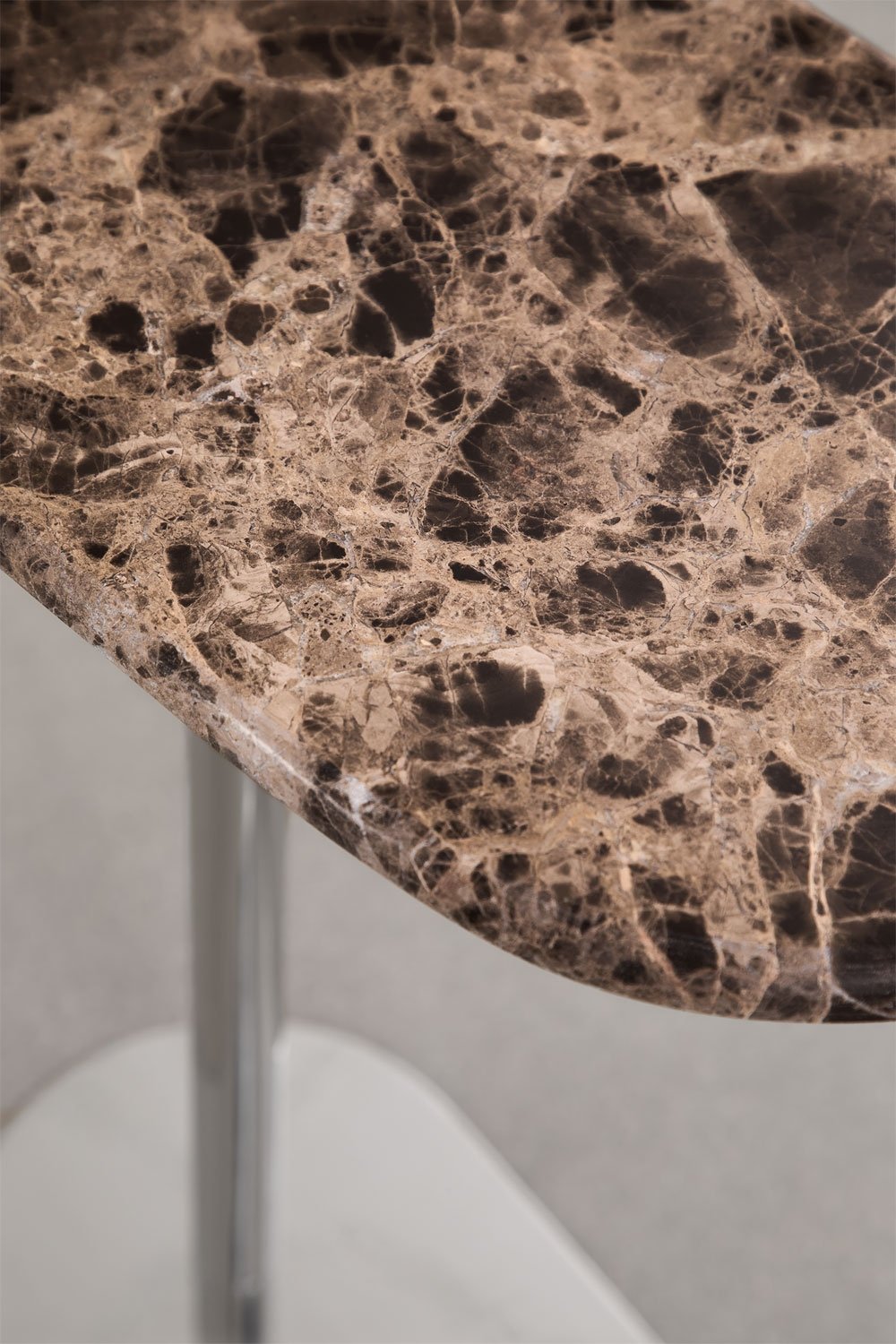Table d'appoint ovale 45x25 cm en acier inoxydable Lumair, image de la galerie 6