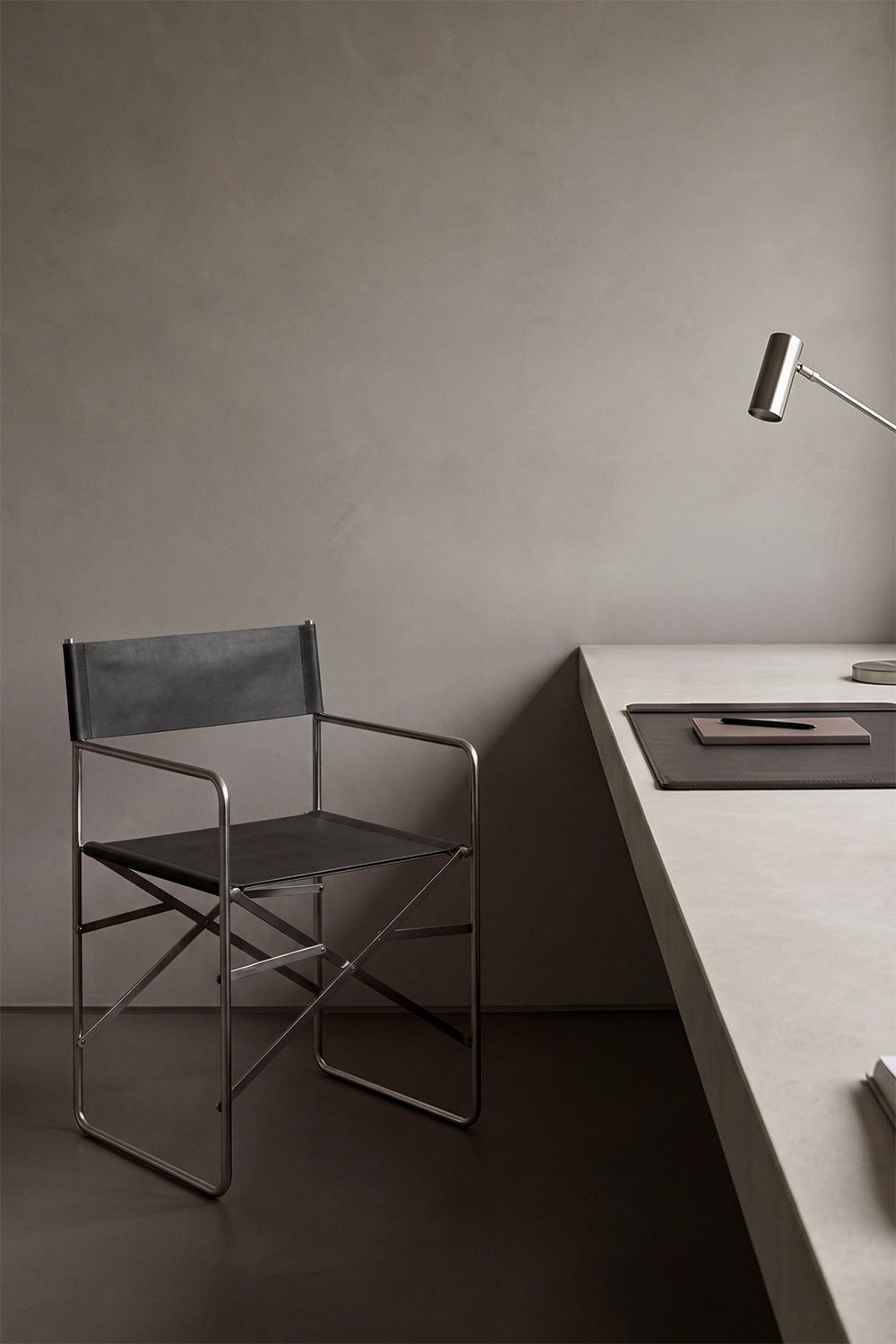 Chaise de réalisateur pliante en cuir et acier inoxydable Dravena, image de la galerie 1