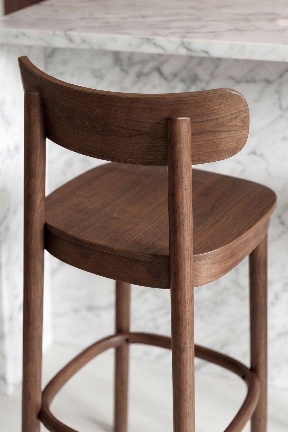 Tabouret haut en bois Taleri, image de la galerie 2