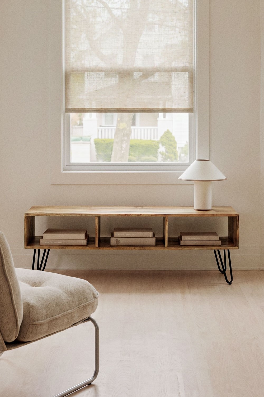 Meuble TV 140x35 cm en bois de manguier Dugan, image de la galerie 1
