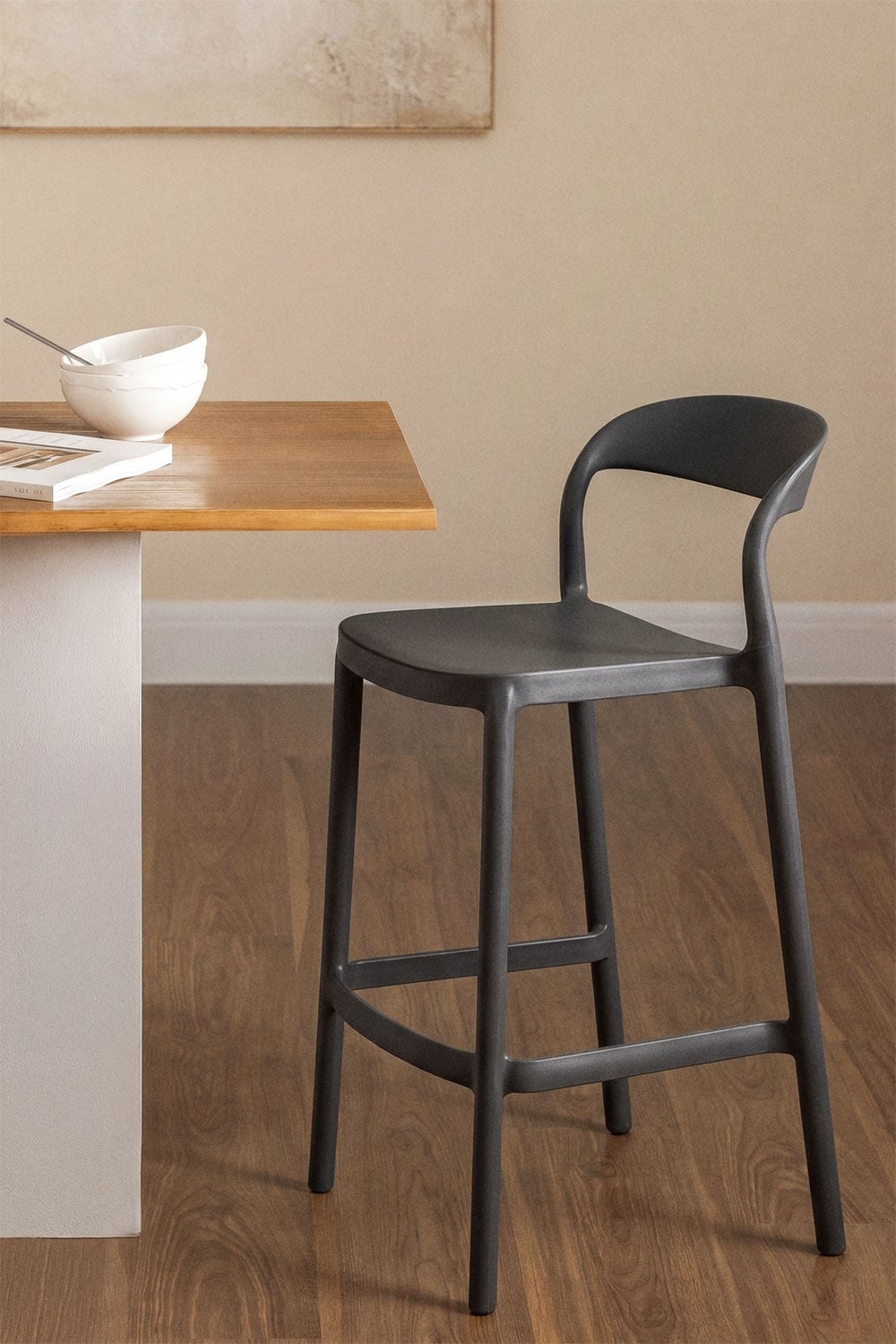 Tabouret haut empilable en polypropylène Brenza, image de la galerie 1
