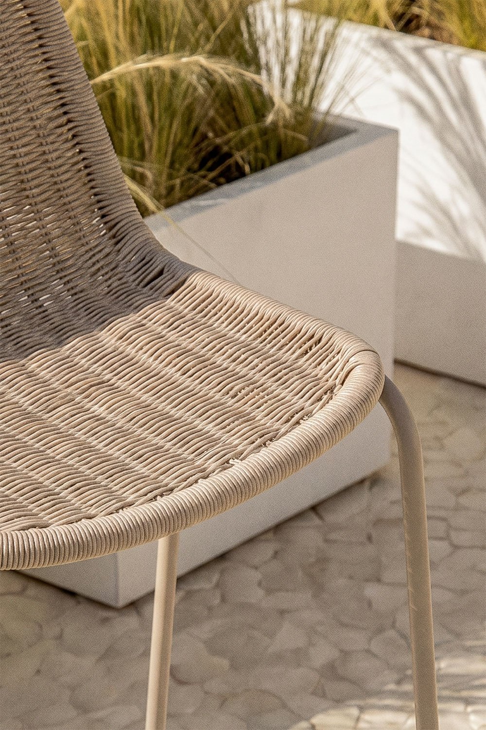 Tabouret haut de jardin 75 cm empilable en osier synthétique Reiven, image de la galerie 2