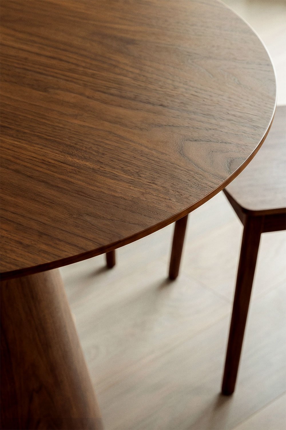 Table à manger ronde en bois Aura, image de la galerie 2