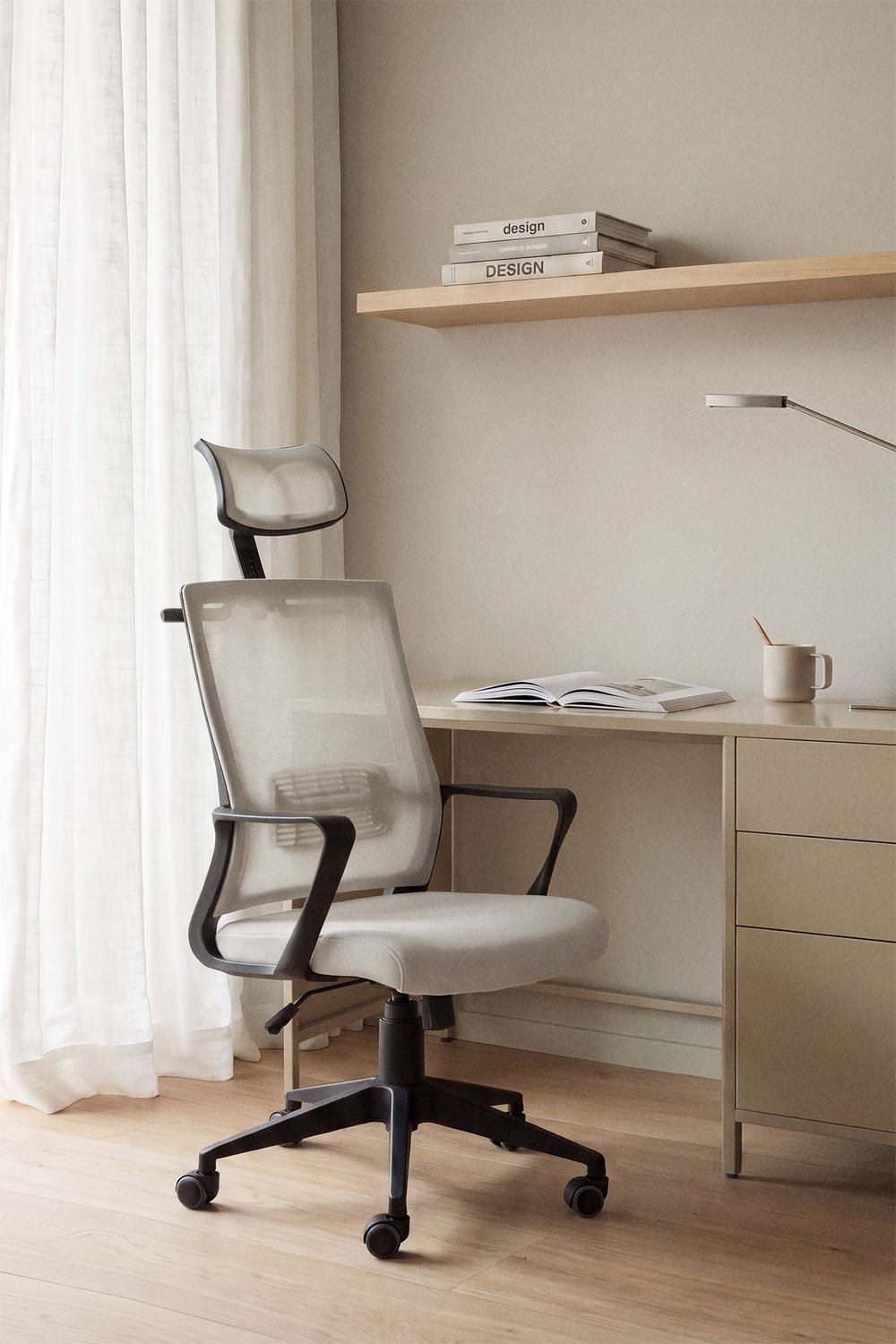 Chaise de bureau à roulettes avec appuie-tête en polypropylène Teill Black, image de la galerie 1
