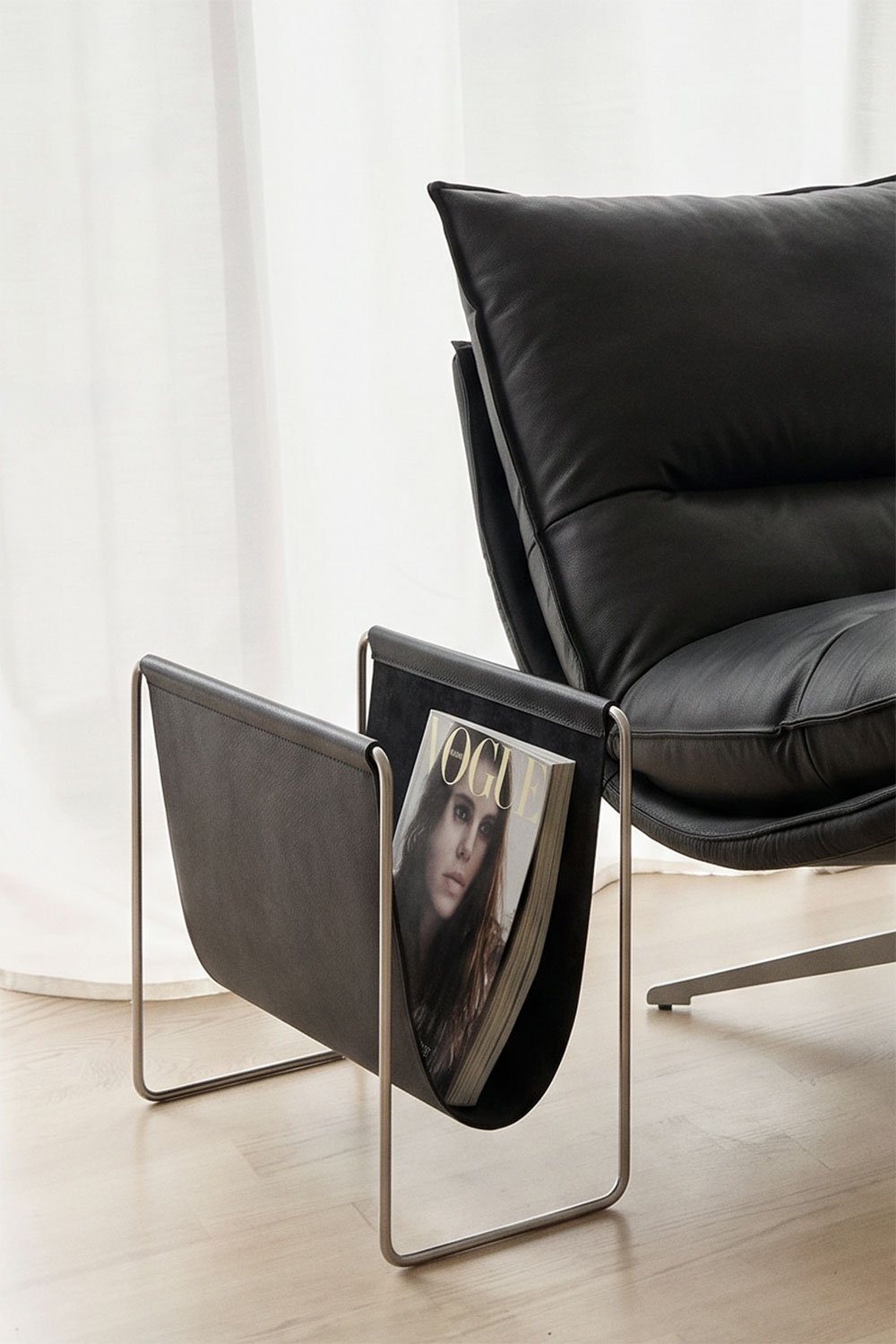 Porte-revues sur pied en cuir et acier inoxydable Dravena, image de la galerie 1