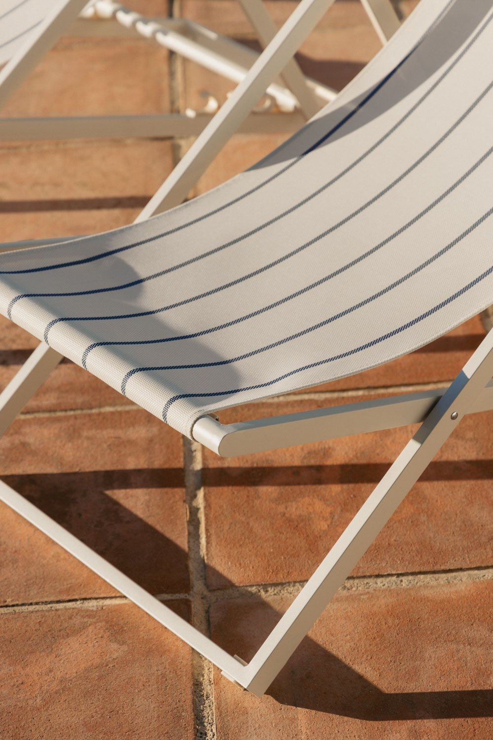 Pack de 2 chaises longues pliantes en acier avec coussin Jensy, image de la galerie 2