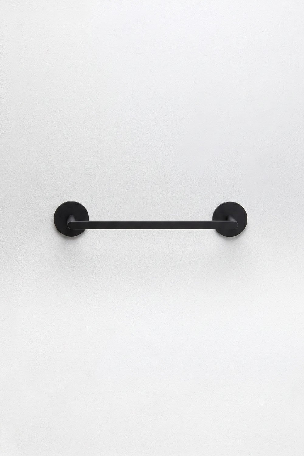 Porte-serviettes mural adhésif avec barre 30 cm pour salle de bain en acier inoxydable noir mat Caldrumi, image de la galerie 4