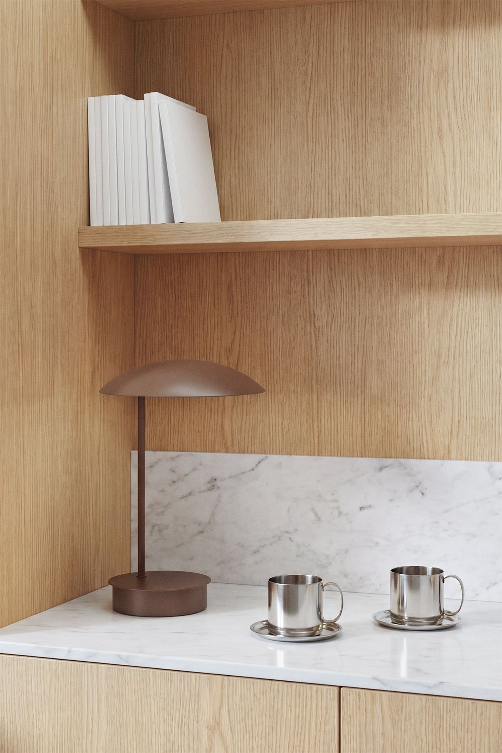 Lampe de table LED sans fil en fer Prismela, image de la galerie 1