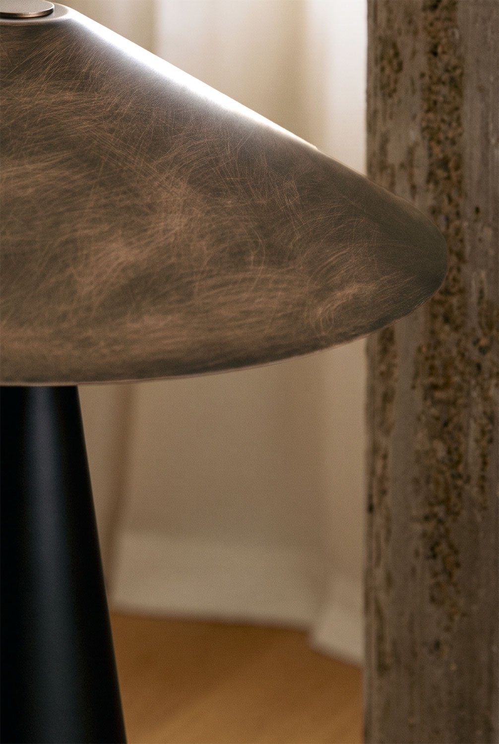 Lampe de table en fer Elidi, image de la galerie 2