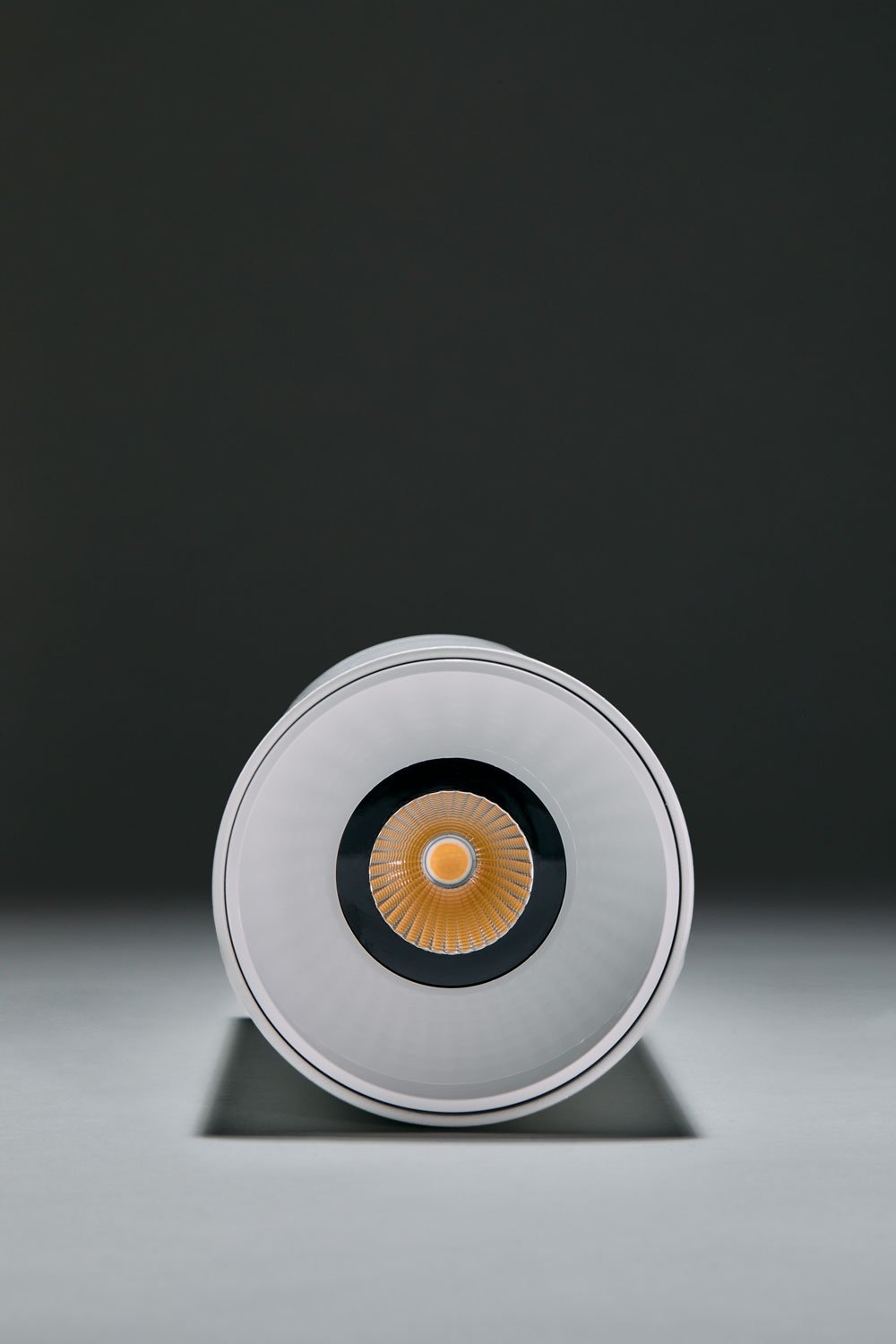 Applique de plafond LED de surface rond Ø7,2 cm en aluminium Orelva, imagen de galeria 6