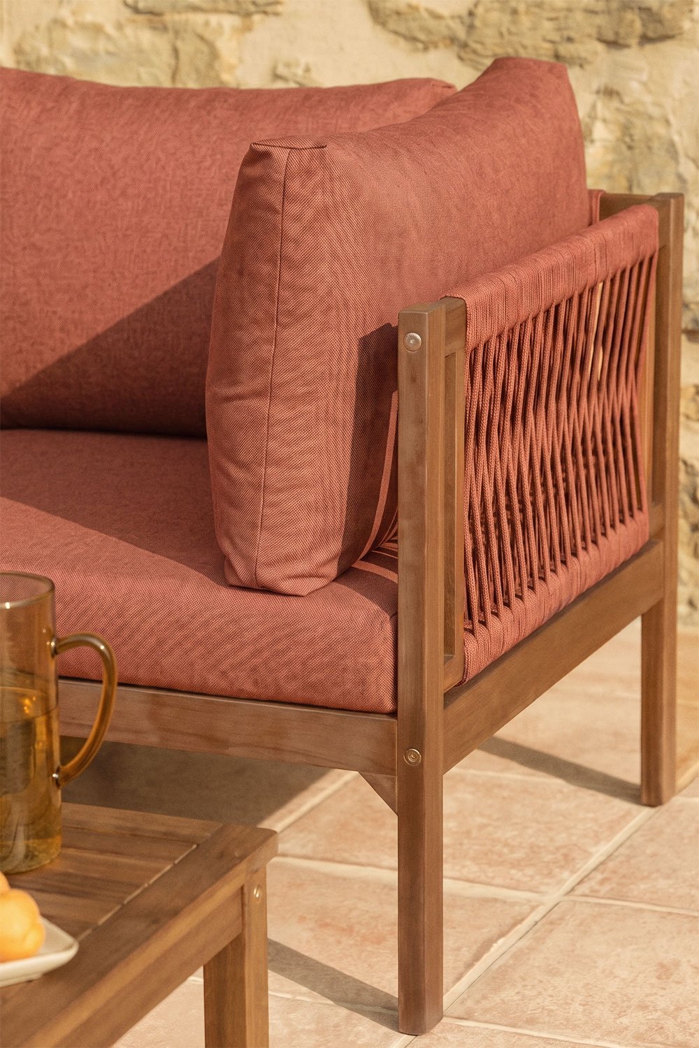 Ensemble de jardin avec canapé modulaire 2 pièces avec accoudoirs et table basse en bois d'acacia Branson, image de la galerie 2