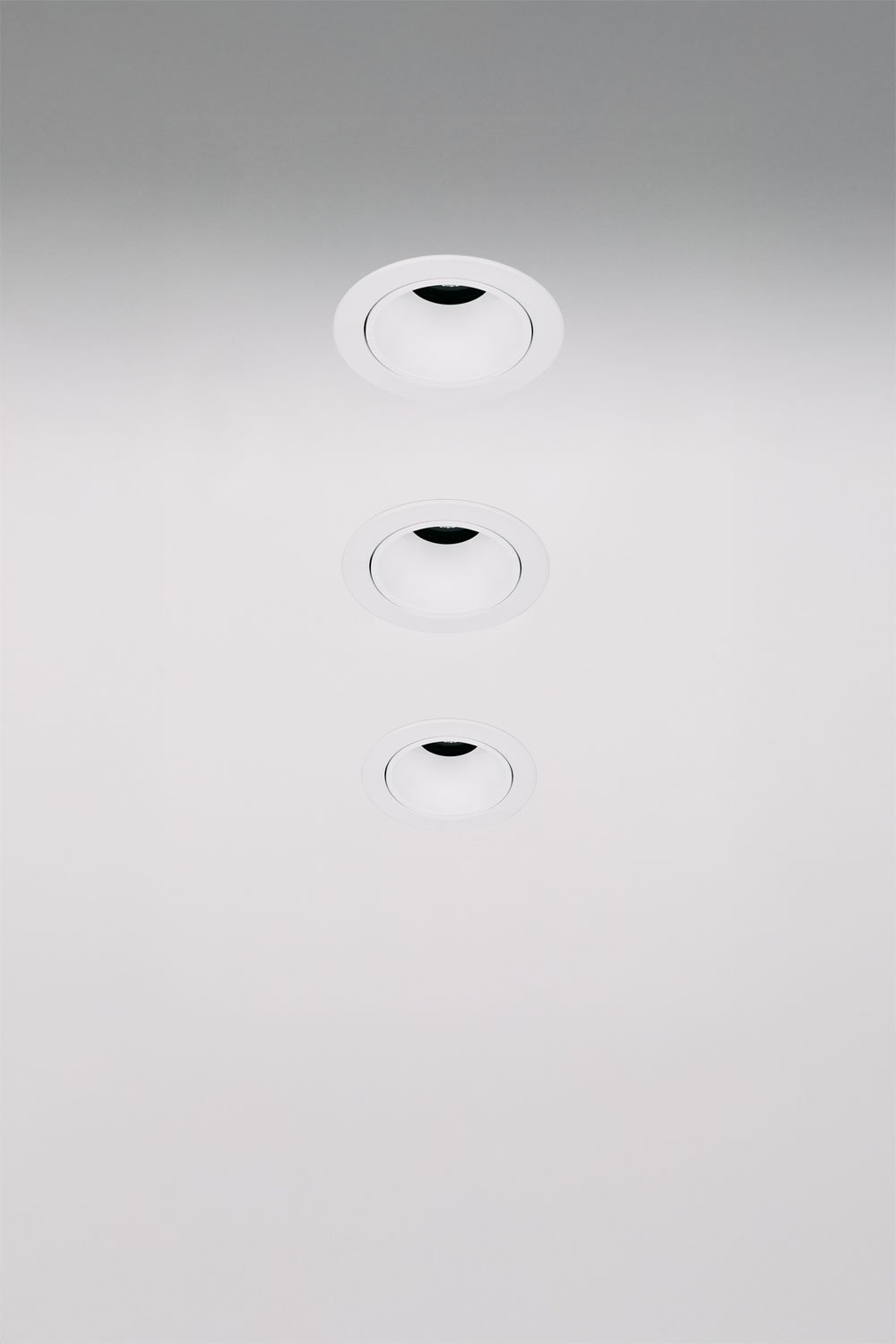 Pack de 3 downlights LED encastrables avec cadres ronds Ø5 cm pour extérieur en aluminium Orelva, imagen de galeria 1