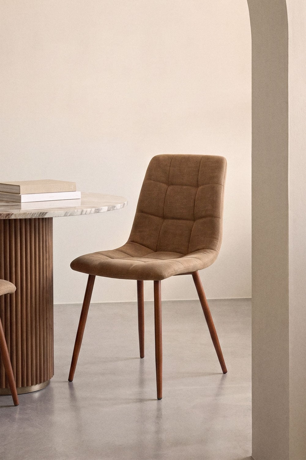 Chaise de salle à manger tapissée en chenille Vielira, image de la galerie 1